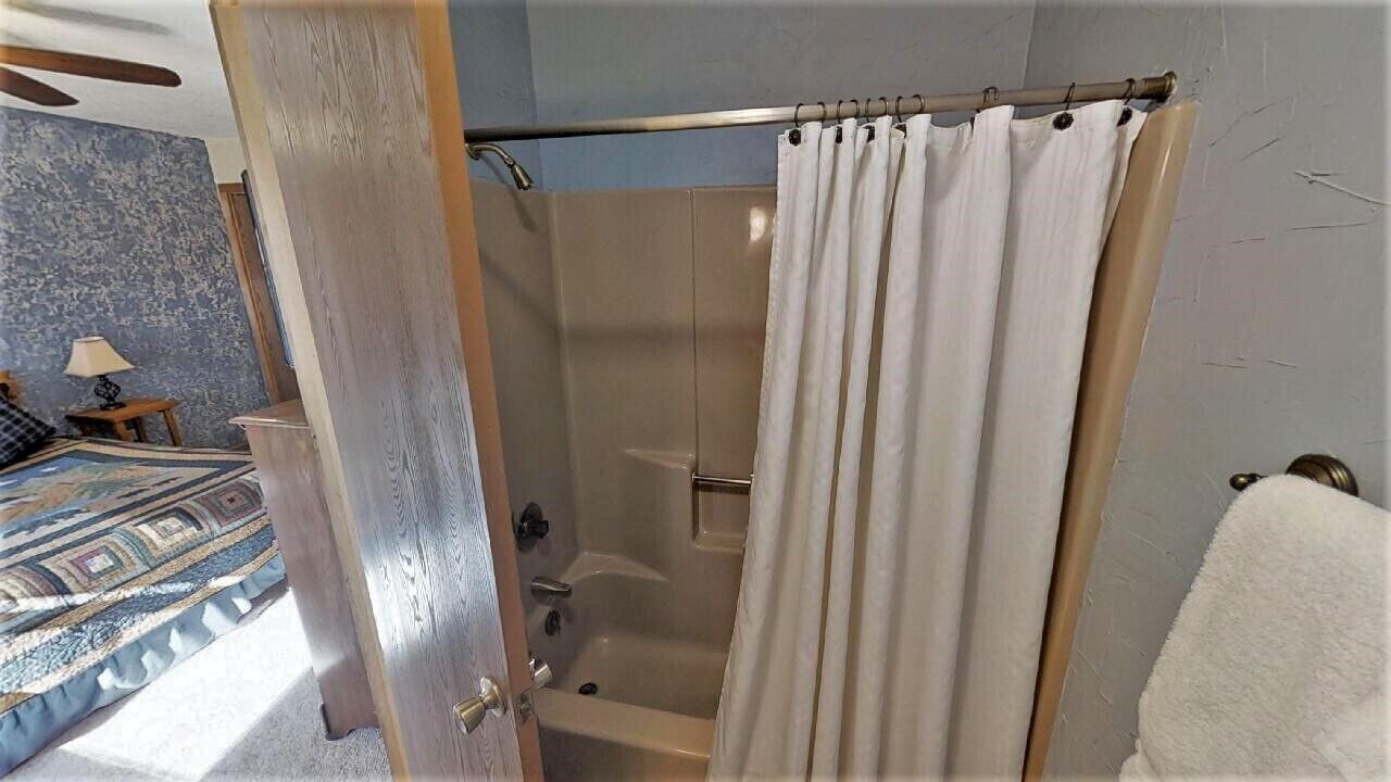 Photo of Bathroom in Red River