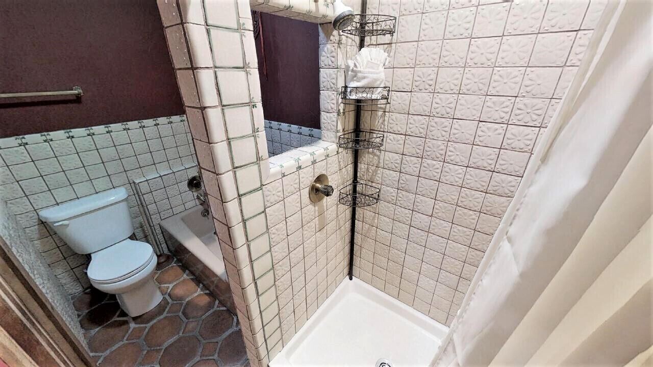 Photo of Bathroom in Red River