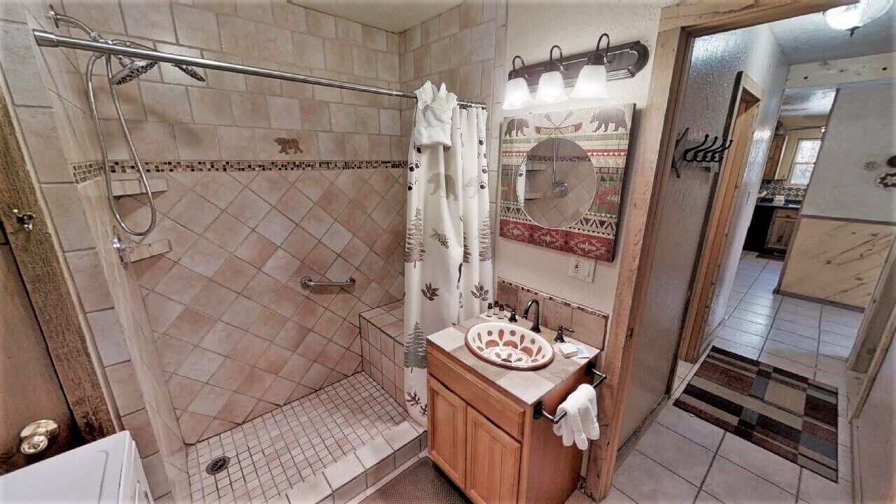 Photo of Bathroom in Red River