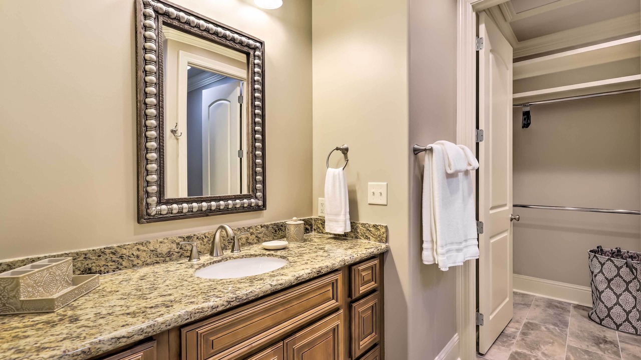 Photo of Bathroom in Diamondhead