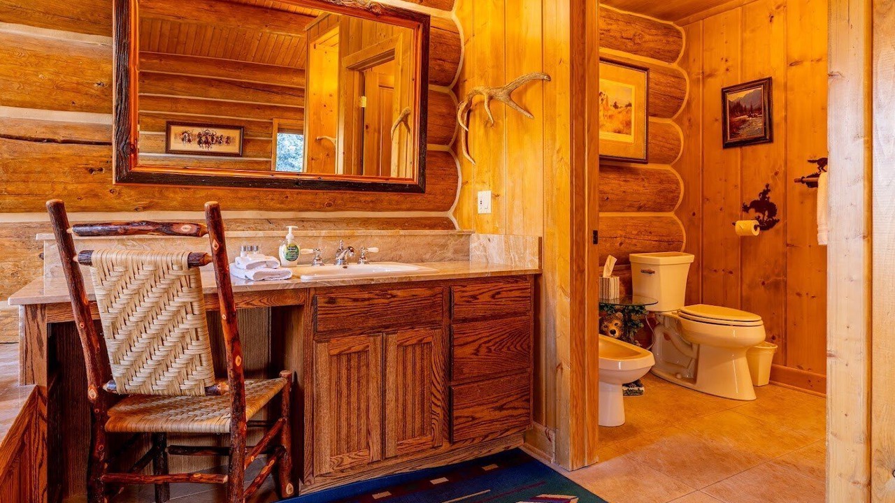 Photo of Bathroom in Wapiti