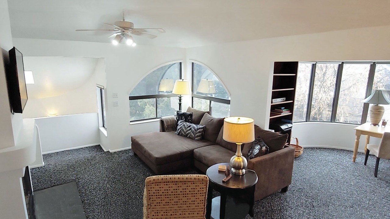 Photo of Livingroom in Millcreek