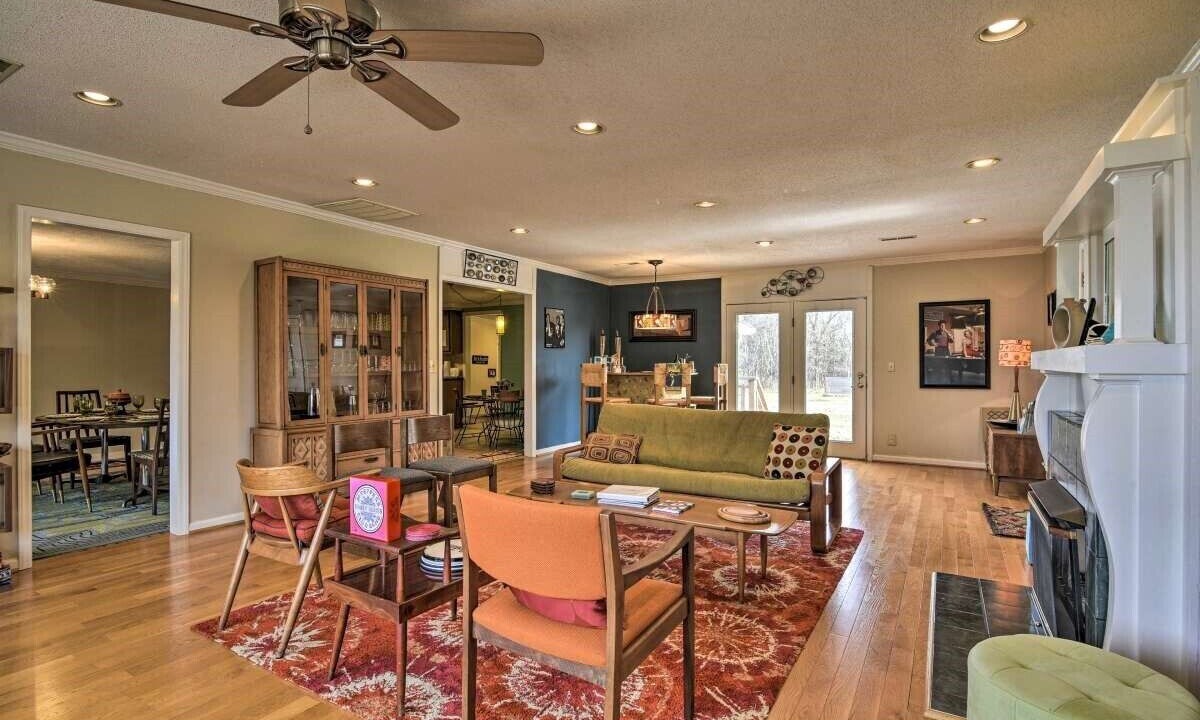 Photo of Livingroom in Saxapahaw