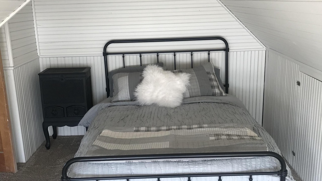 Photo of Bedroom in Saratoga