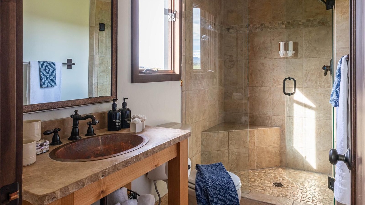 Photo of Bathroom in Emigrant