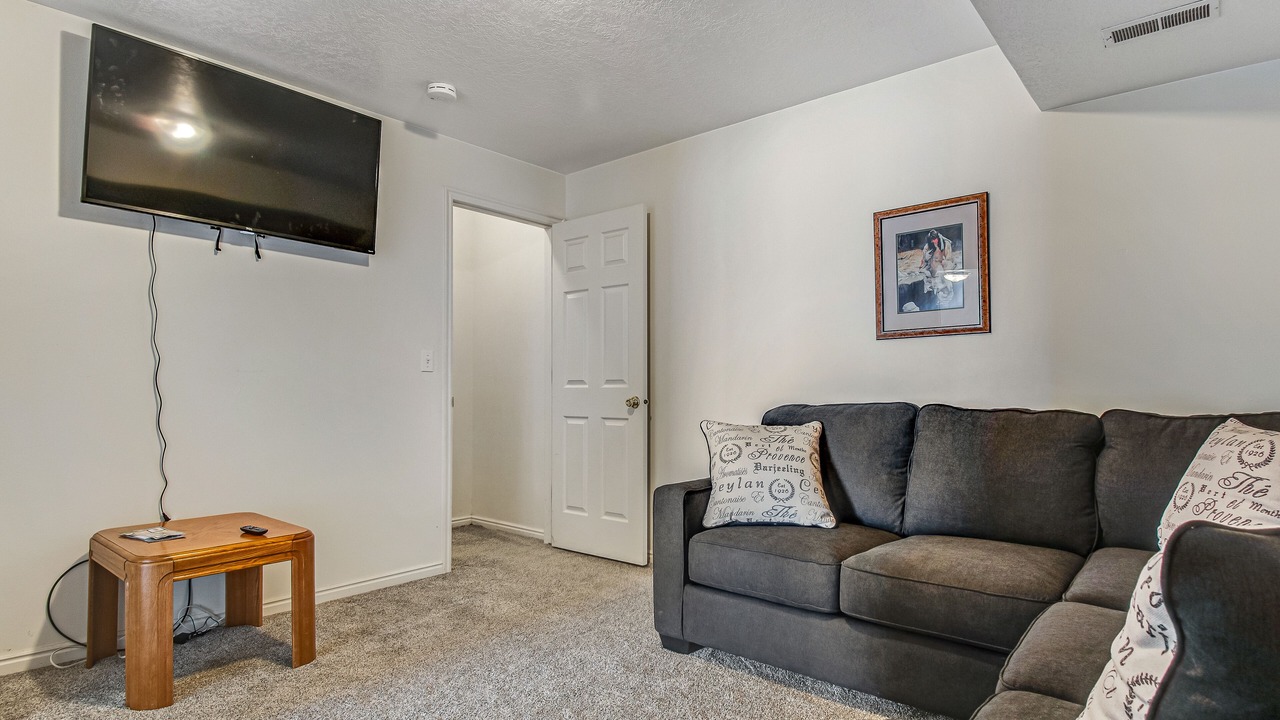 Photo of Livingroom in Harbor Village