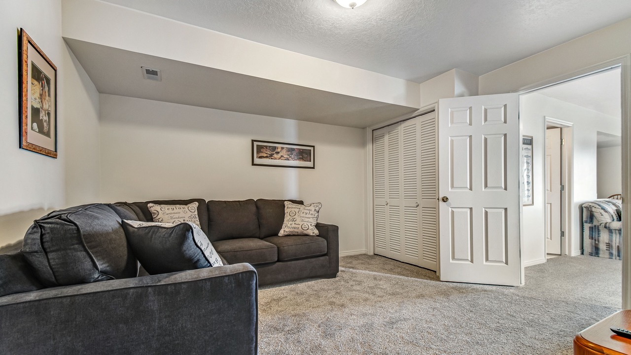 Photo of Livingroom in Harbor Village