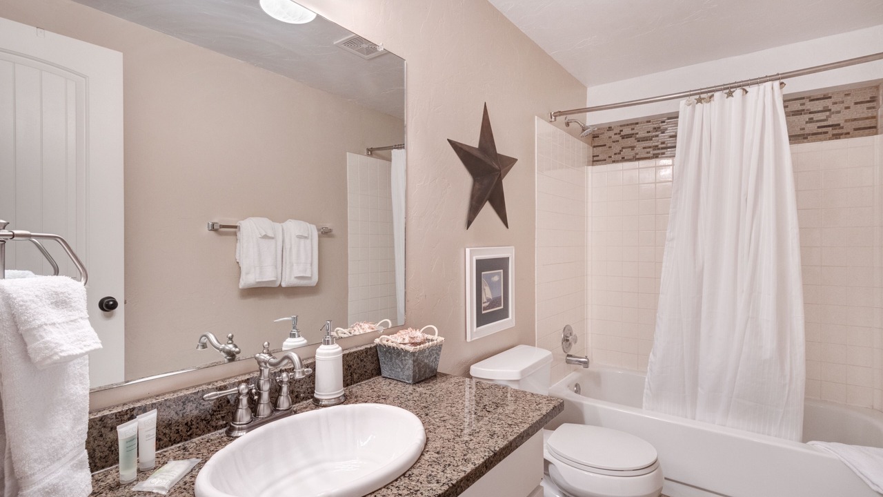 Photo of Bathroom in Garden City