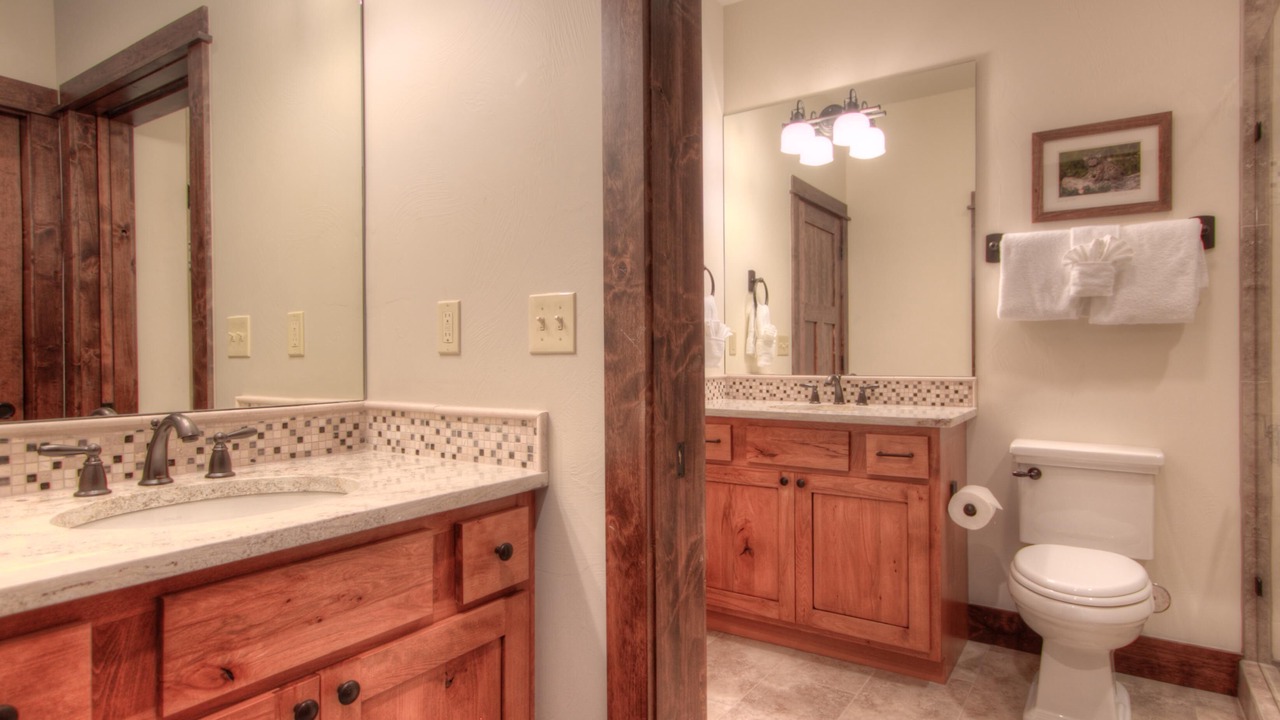 Photo of Bathroom in Powder Ridge