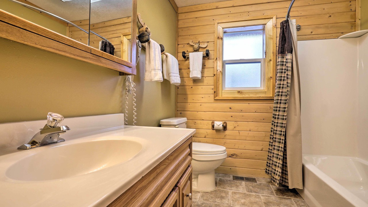 Photo of Bathroom in Meadow View Heights