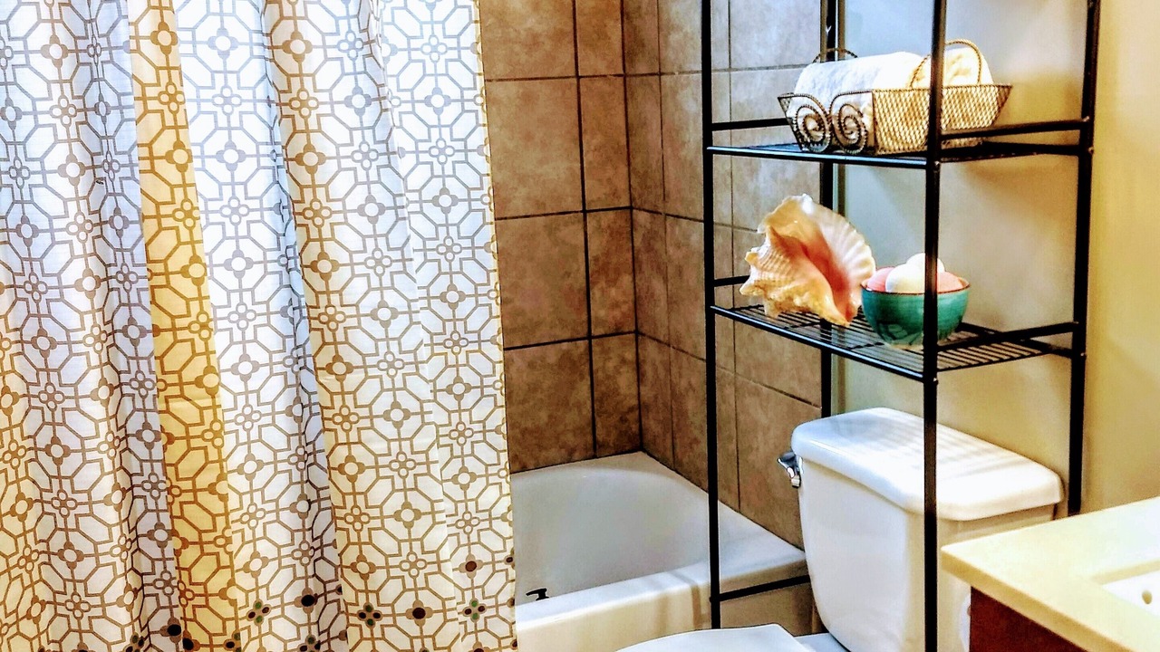 Photo of Bathroom in Weinland Park