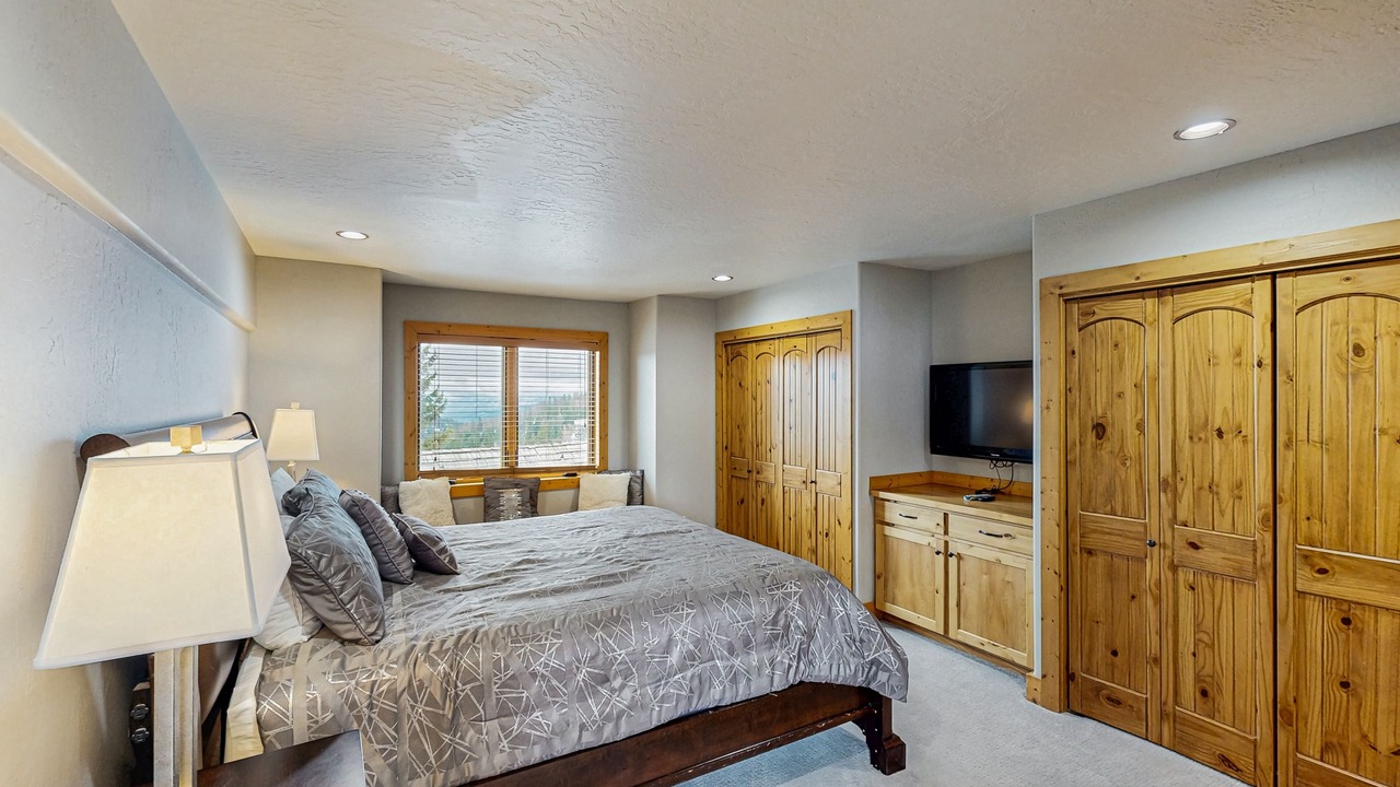 Photo of Bedroom in Sandpoint