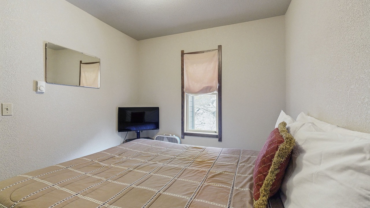 Photo of Bedroom in Sandpoint