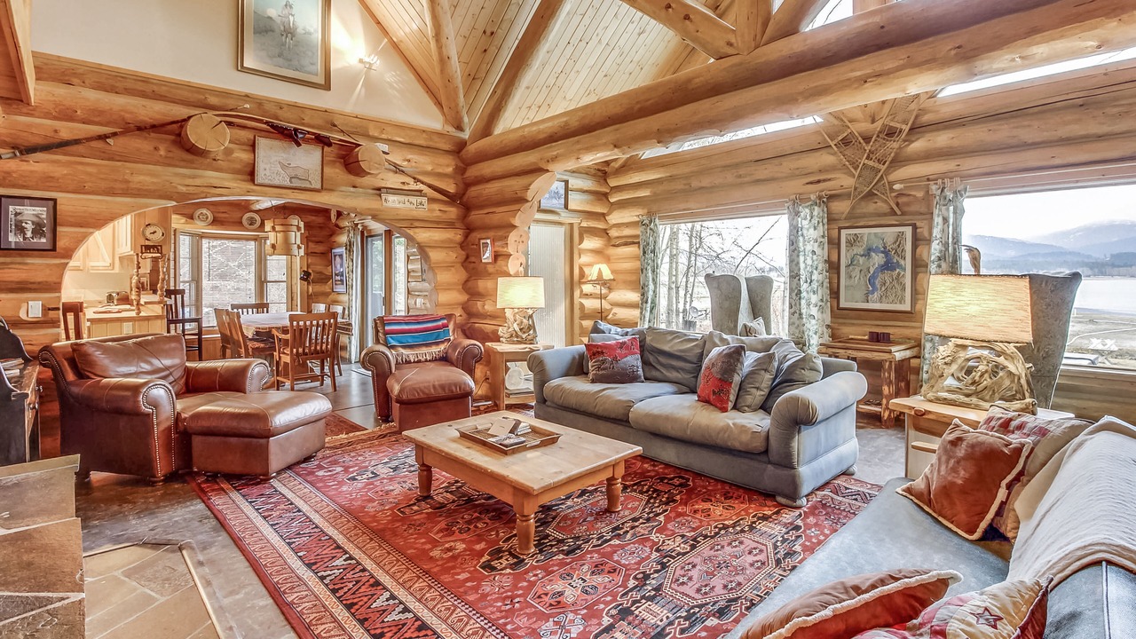 Photo of Livingroom in Sandpoint