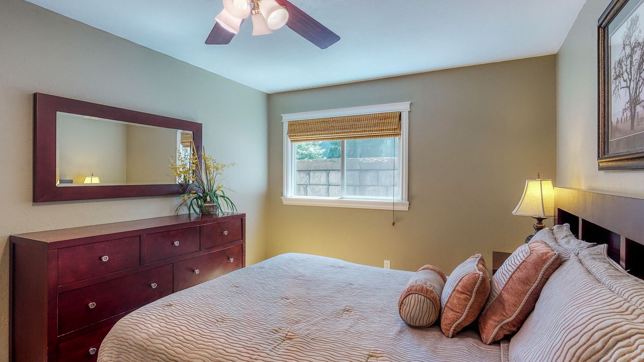 Photo of Bedroom in Sandpoint