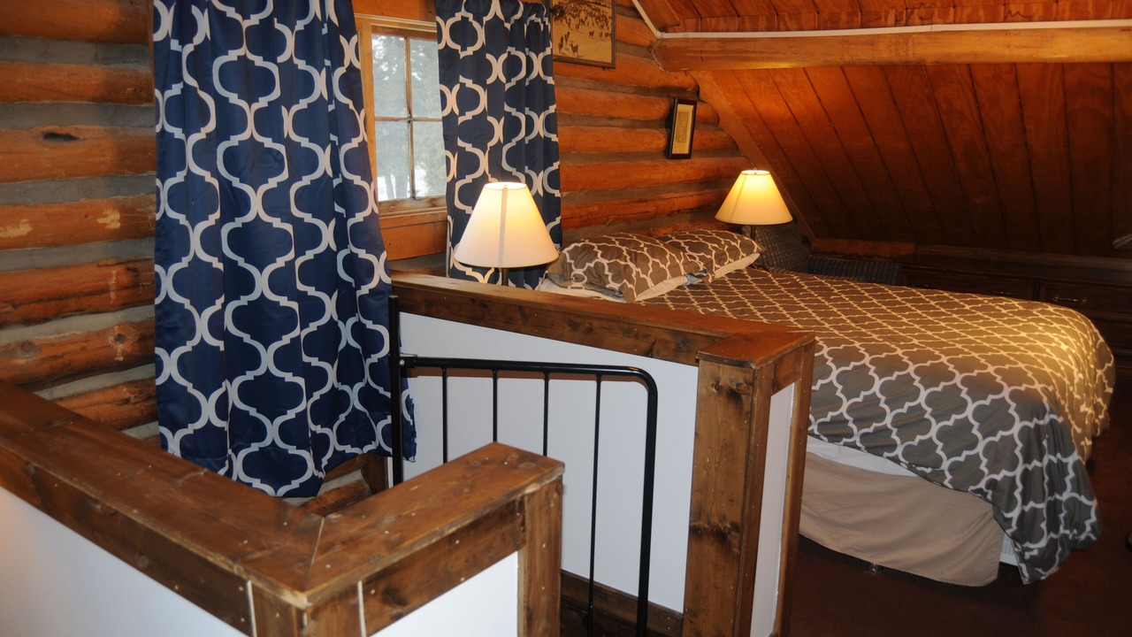 Photo of Bedroom in West Yellowstone