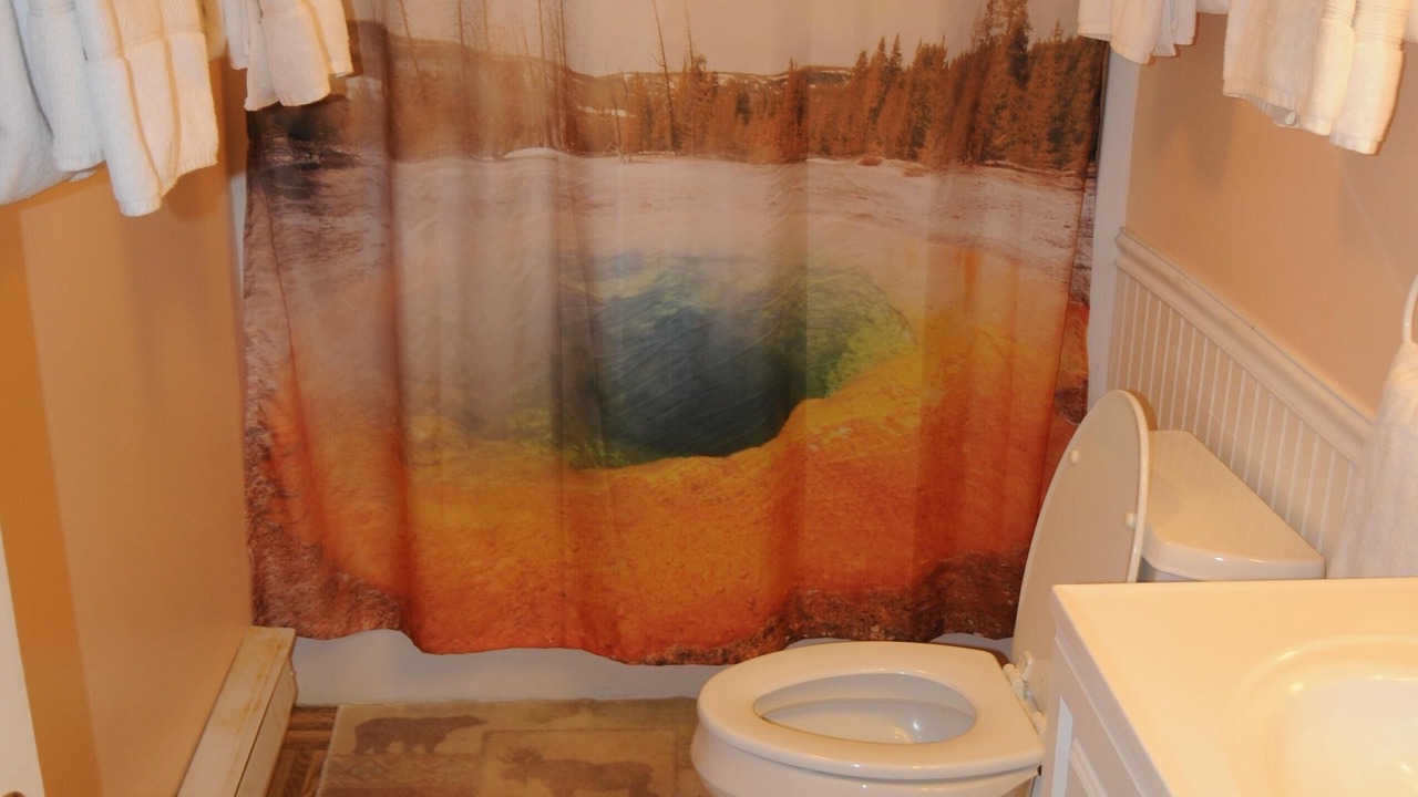 Photo of Bathroom in West Yellowstone