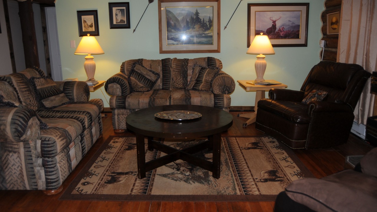 Photo of Livingroom in West Yellowstone