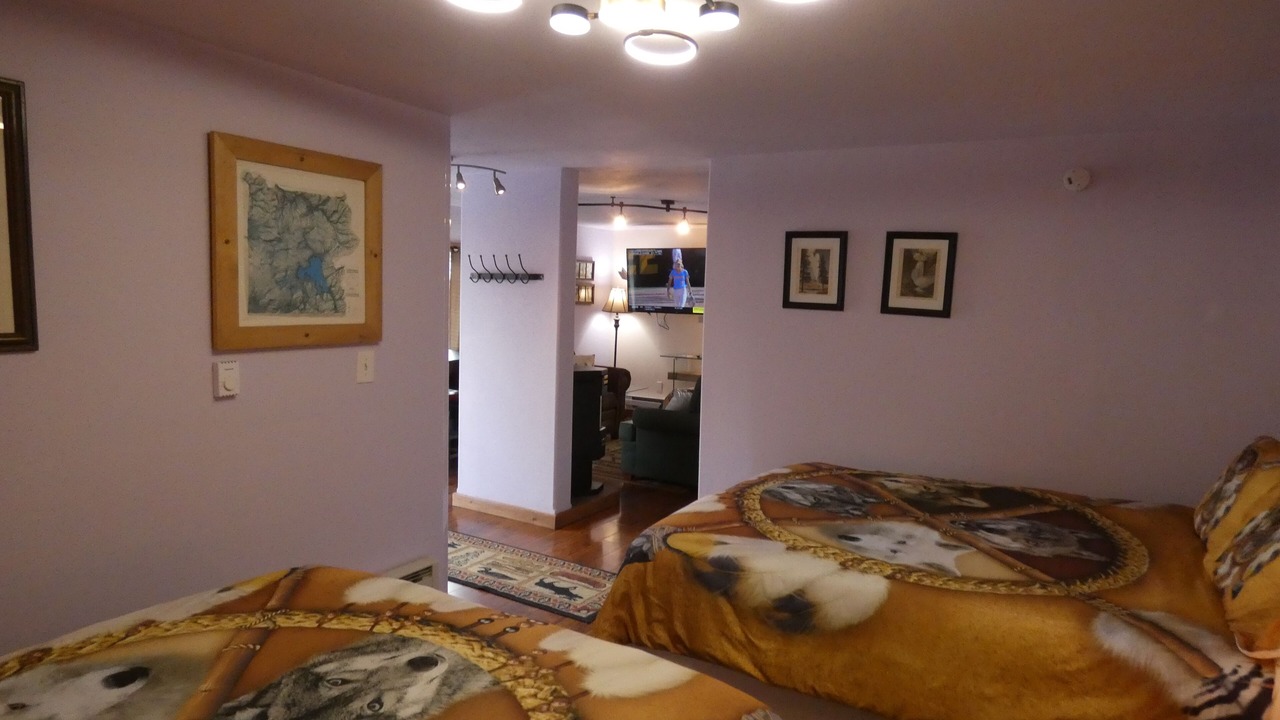 Photo of Bedroom in West Yellowstone