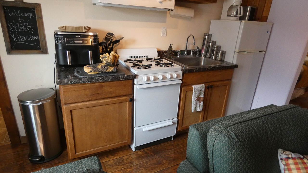 Photo of Kitchen in West Yellowstone