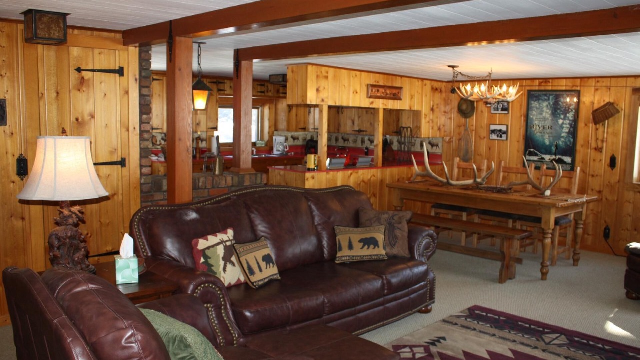 Photo of Livingroom in Gallatin Gateway