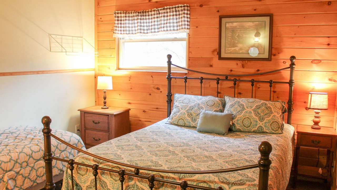Photo of Bedroom in Nelsonville