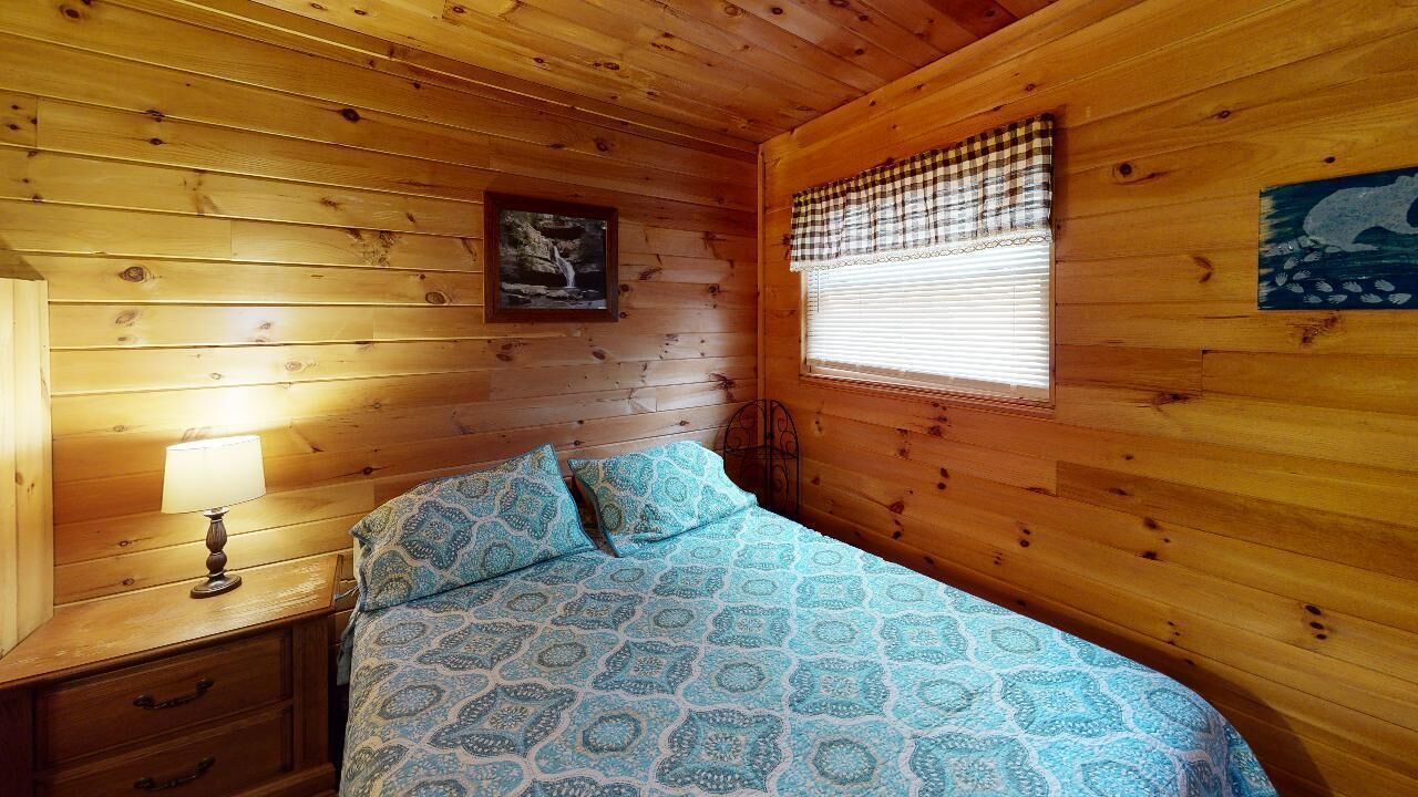 Photo of Bedroom in Nelsonville