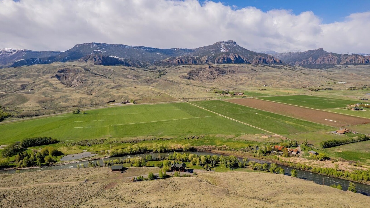 Photo of Outdoor in Wapiti