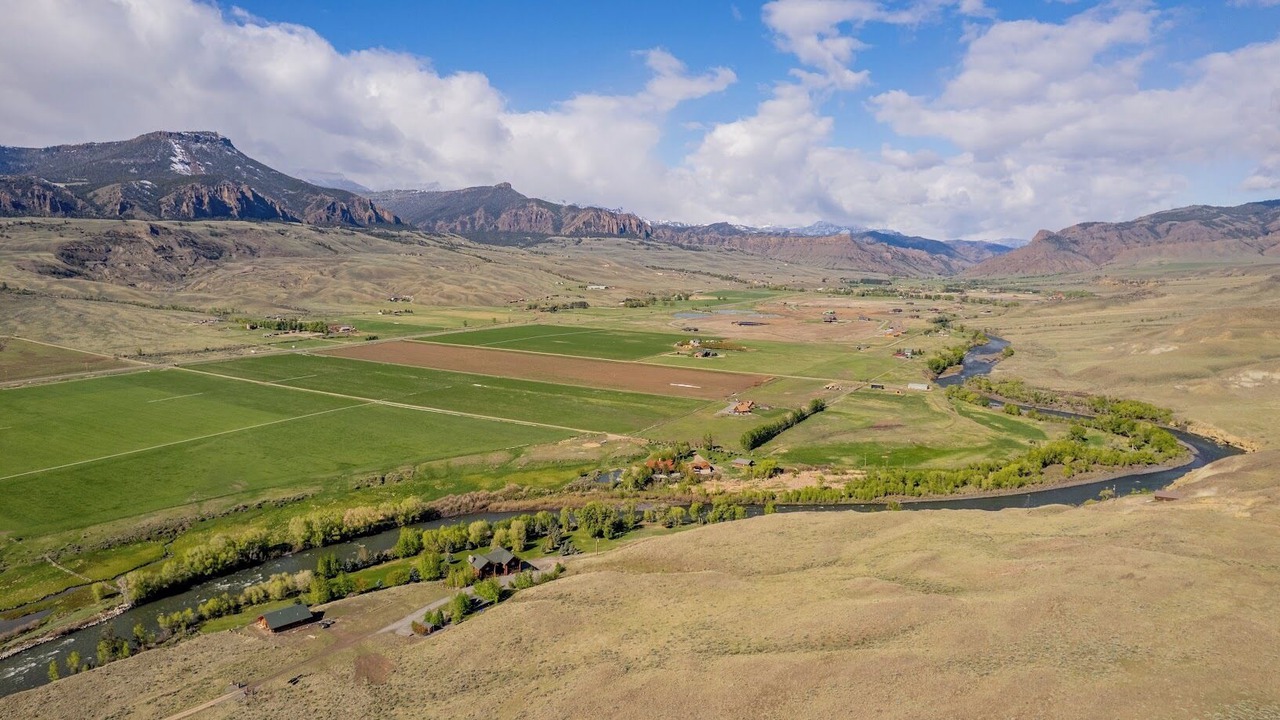 Photo of Outdoor in Wapiti