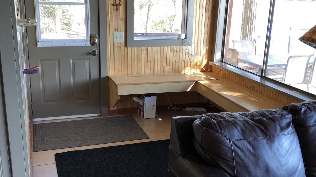 Photo of Livingroom in West Glacier