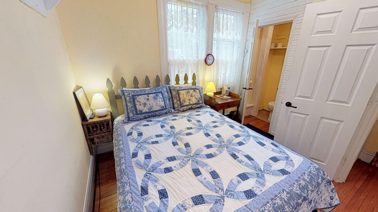 Photo of Bedroom in Nelsonville