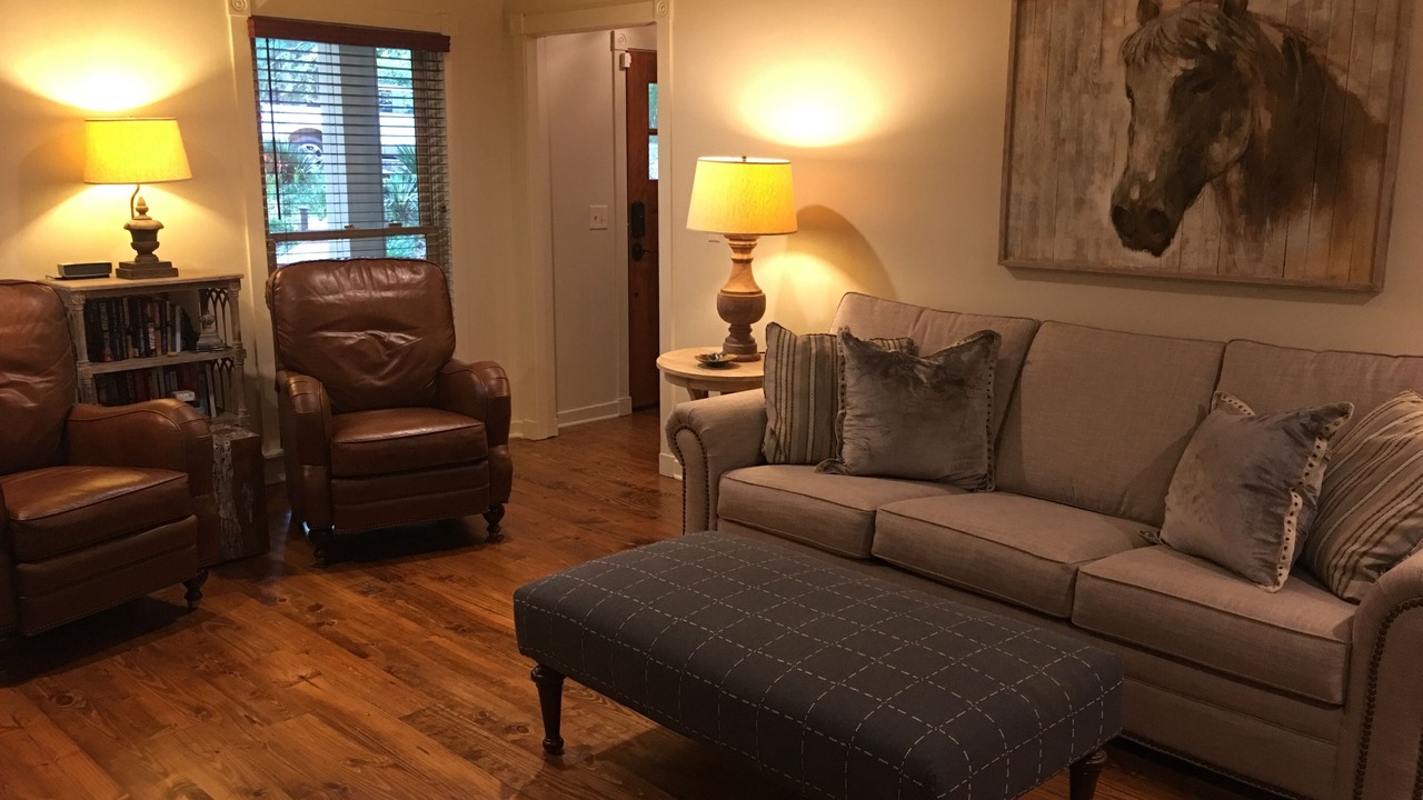 Photo of Livingroom in Canton