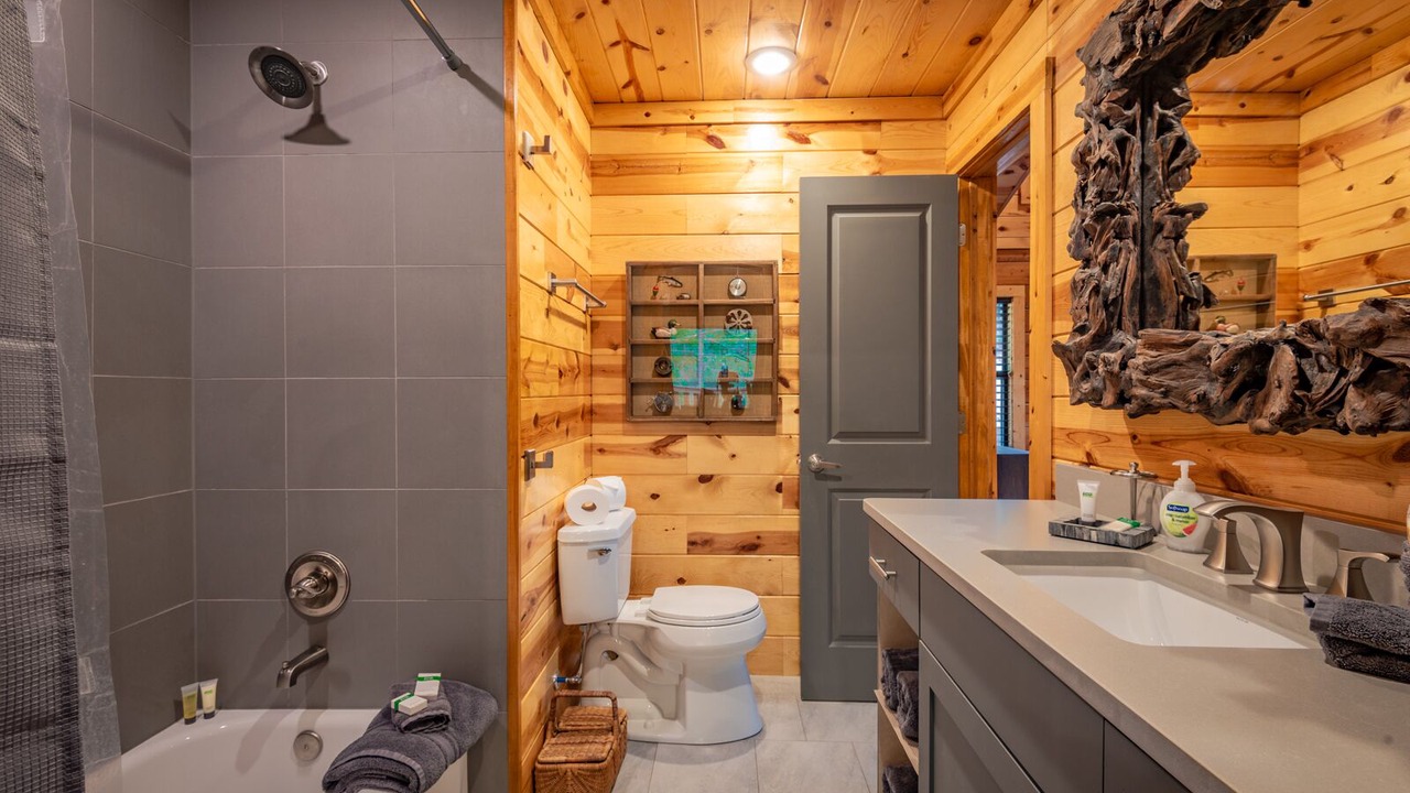 Photo of Bathroom in Broken Bow