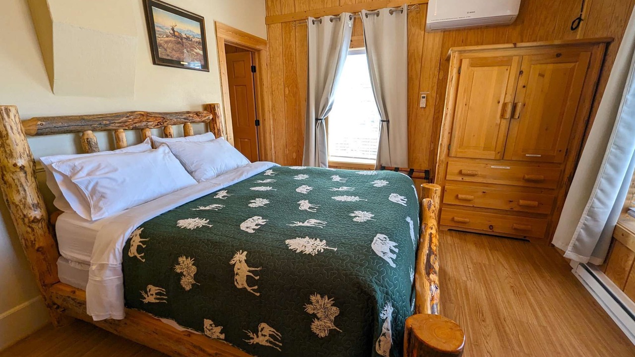 Photo of Bedroom in Gardiner