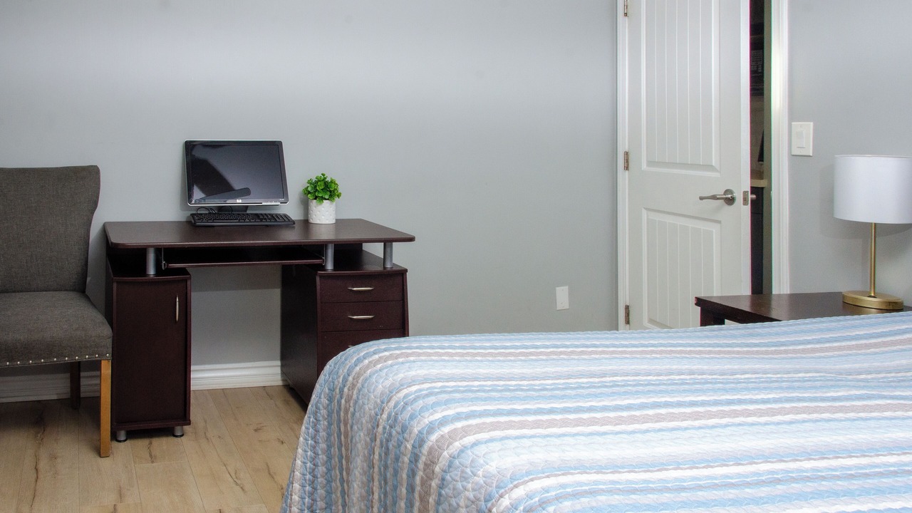 Photo of Bedroom in Valencia Park