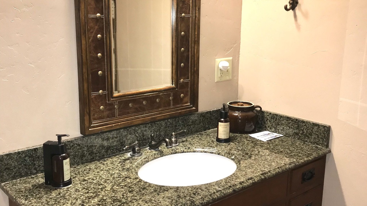Photo of Bathroom in Gardiner