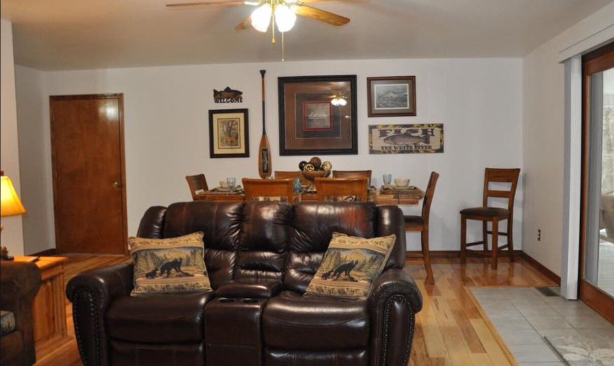 Photo of Livingroom in Flippin