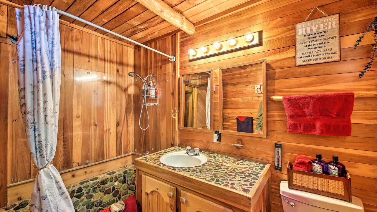 Photo of Bathroom in Troy