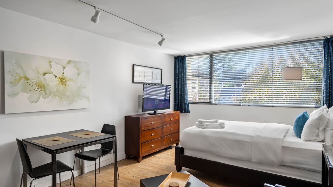 Photo of Bedroom in Midtown
