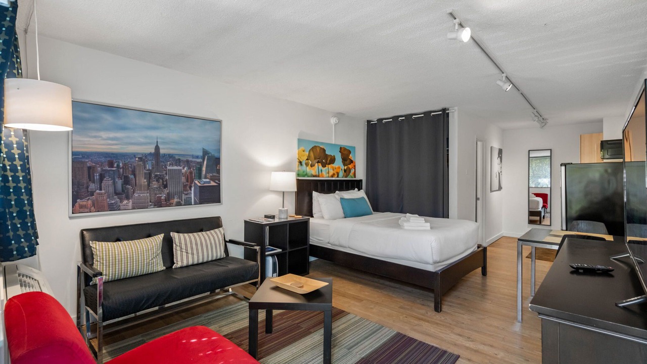 Photo of Bedroom in Midtown