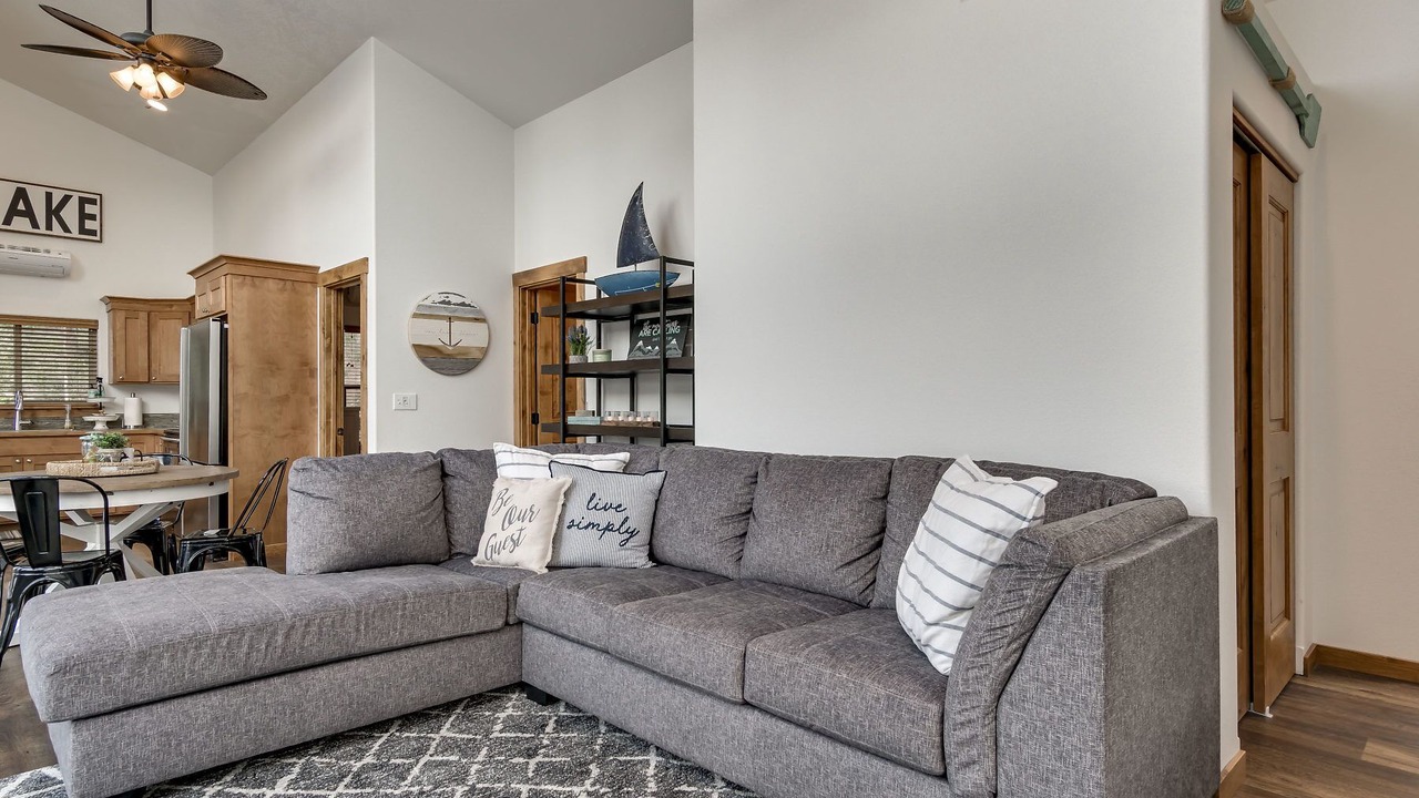 Photo of Livingroom in Bayview
