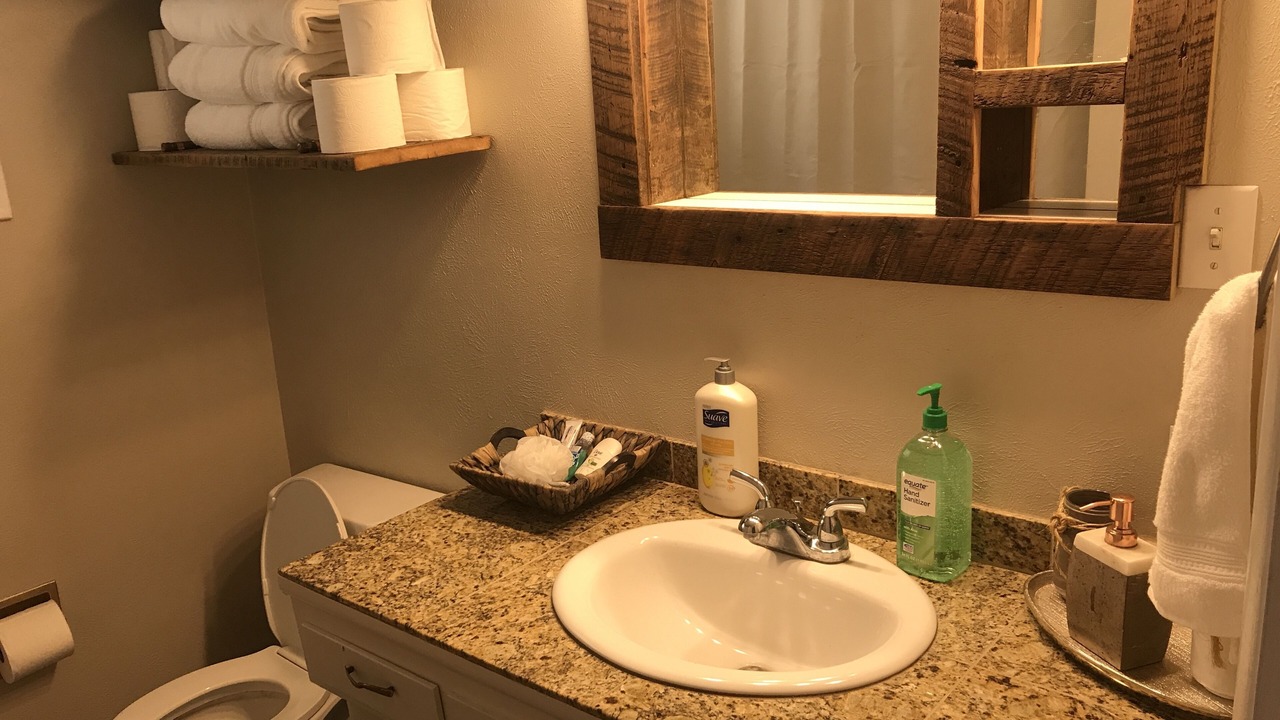 Photo of Bathroom in Franklin to the Fort