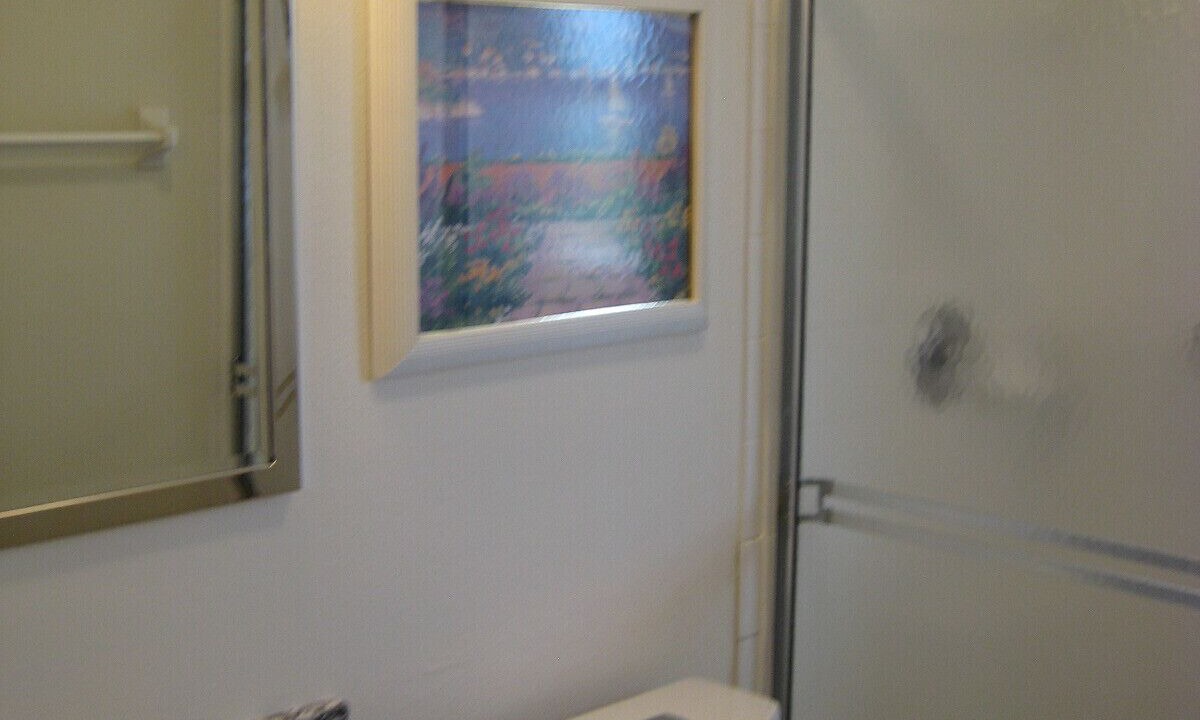 Photo of Bathroom in Sunset Lakes