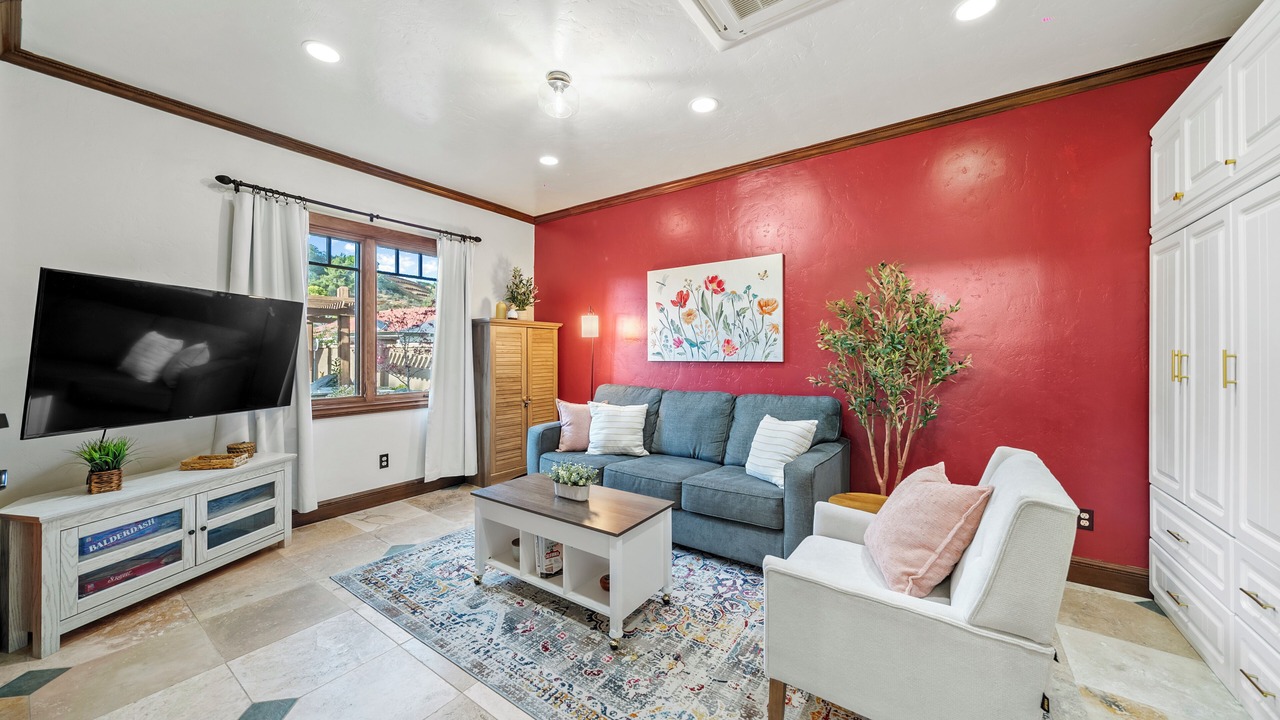 Photo of Livingroom in University City