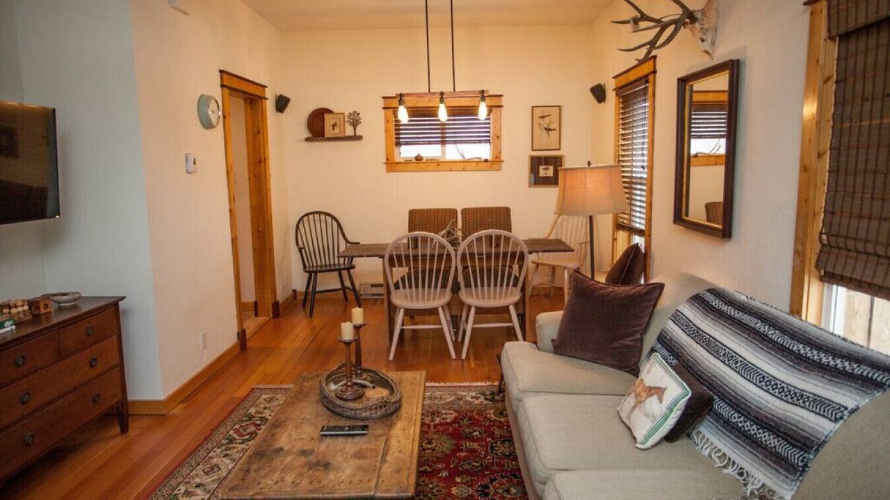Photo of Livingroom in Livingston