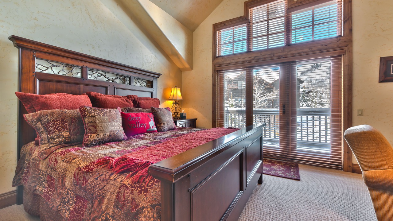 Photo of Livingroom in Empire Pass
