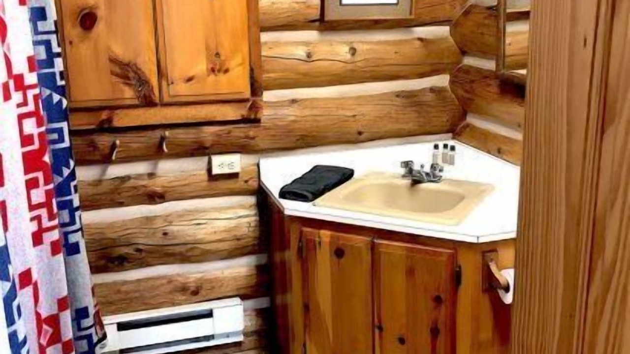 Photo of Bathroom in Wapiti