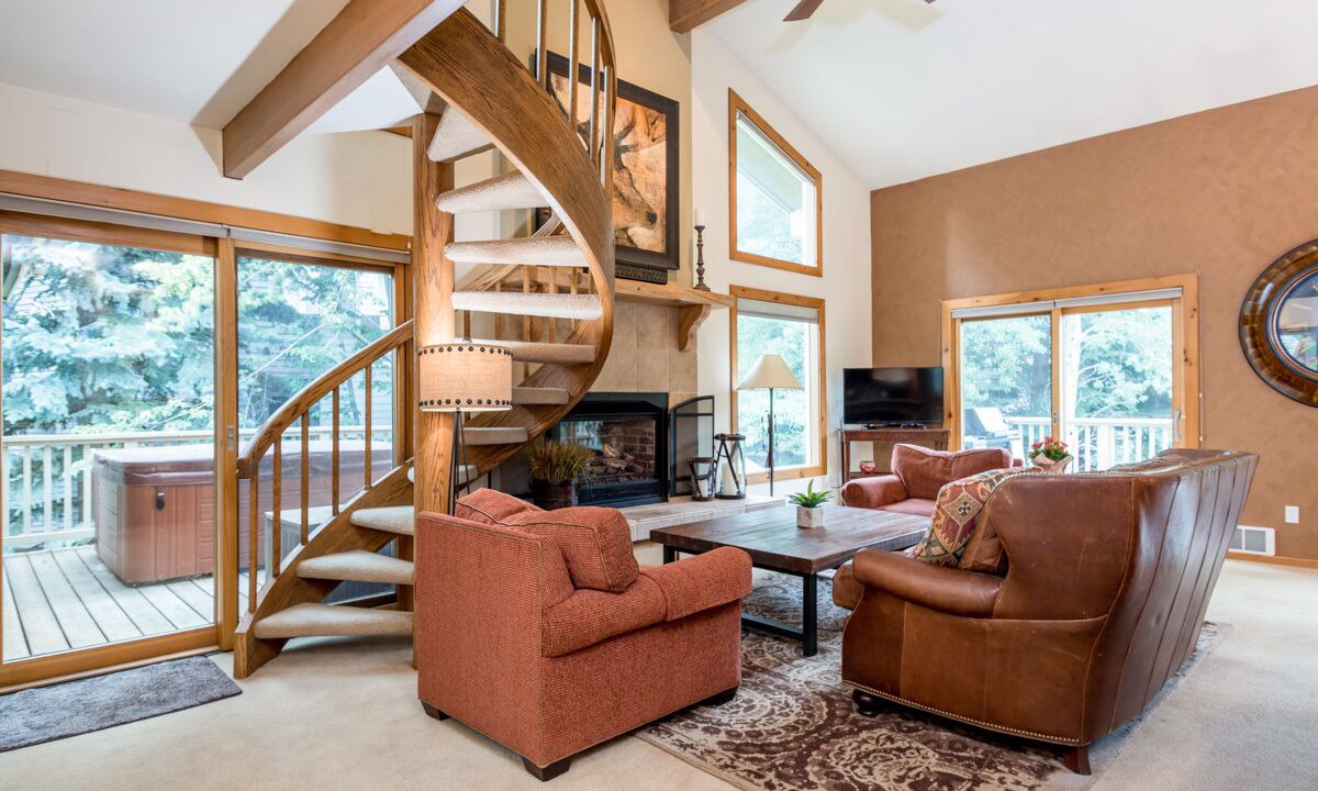 Photo of Livingroom in Warm Springs