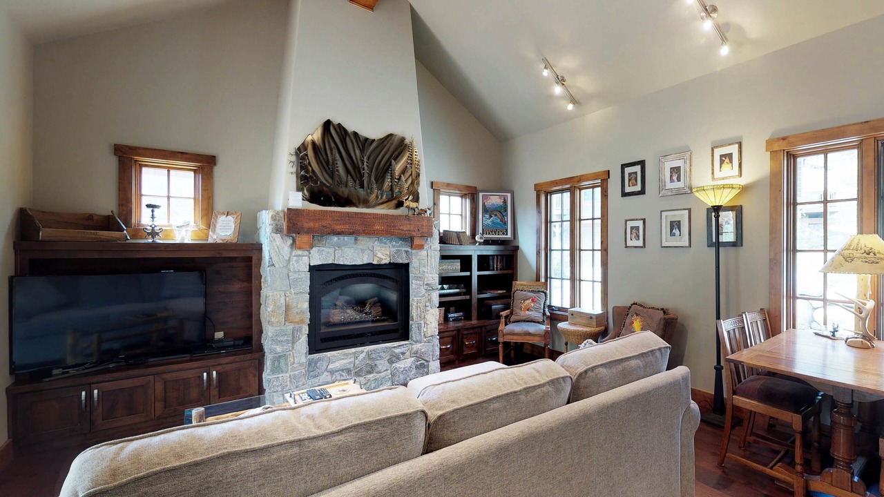 Photo of Livingroom in Tamarack Resort