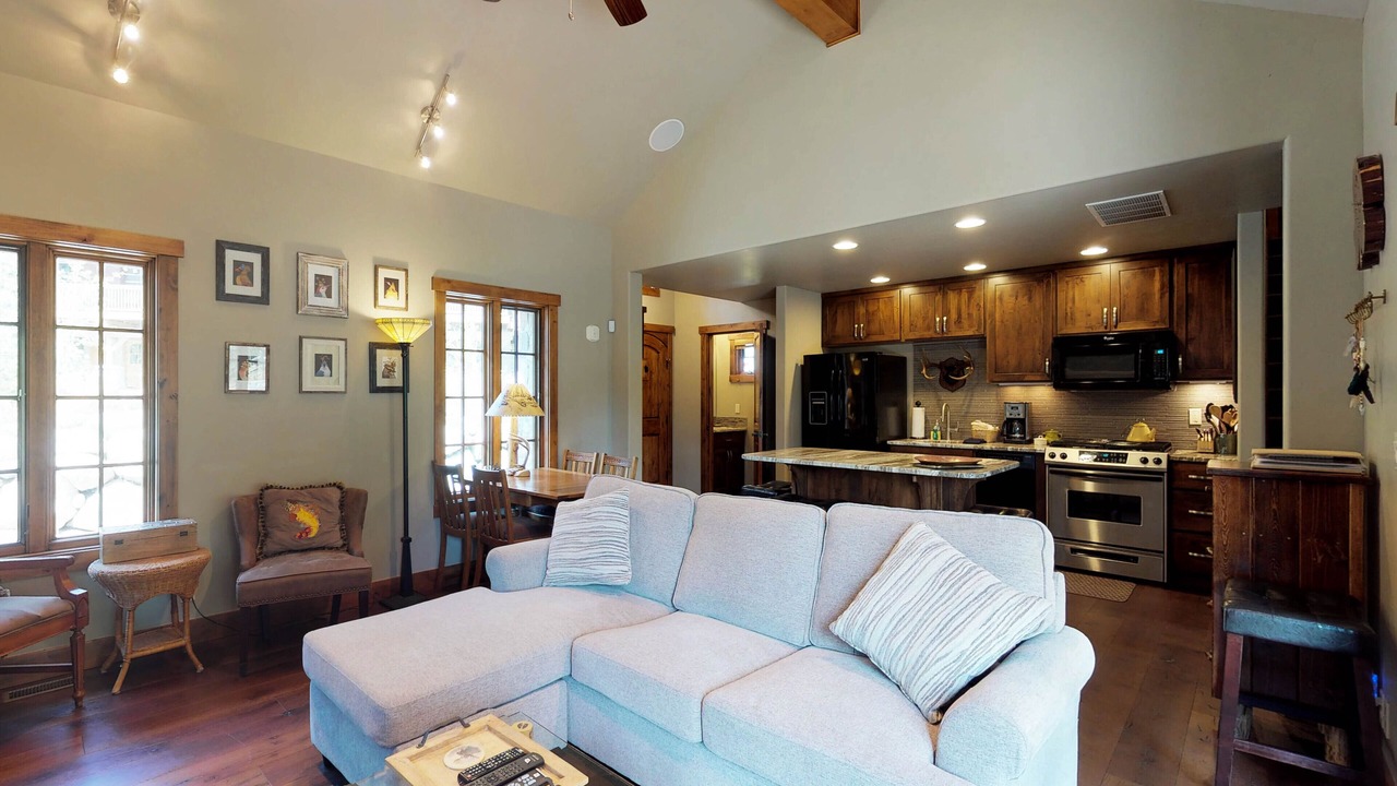 Photo of Livingroom in Tamarack Resort